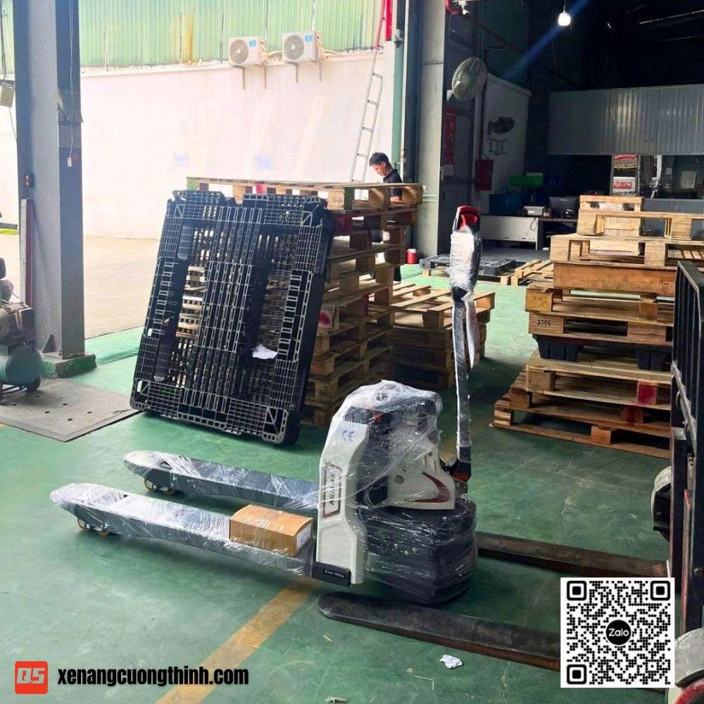 Quy trình bàn giao xe nâng tay điện thấp 1.5 Tấn tại kho logistic - Đà Nẵng