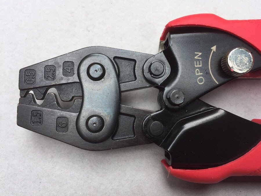 Hình ảnh chi tiết mặt trước của kìm bấm cos HS-2Ma