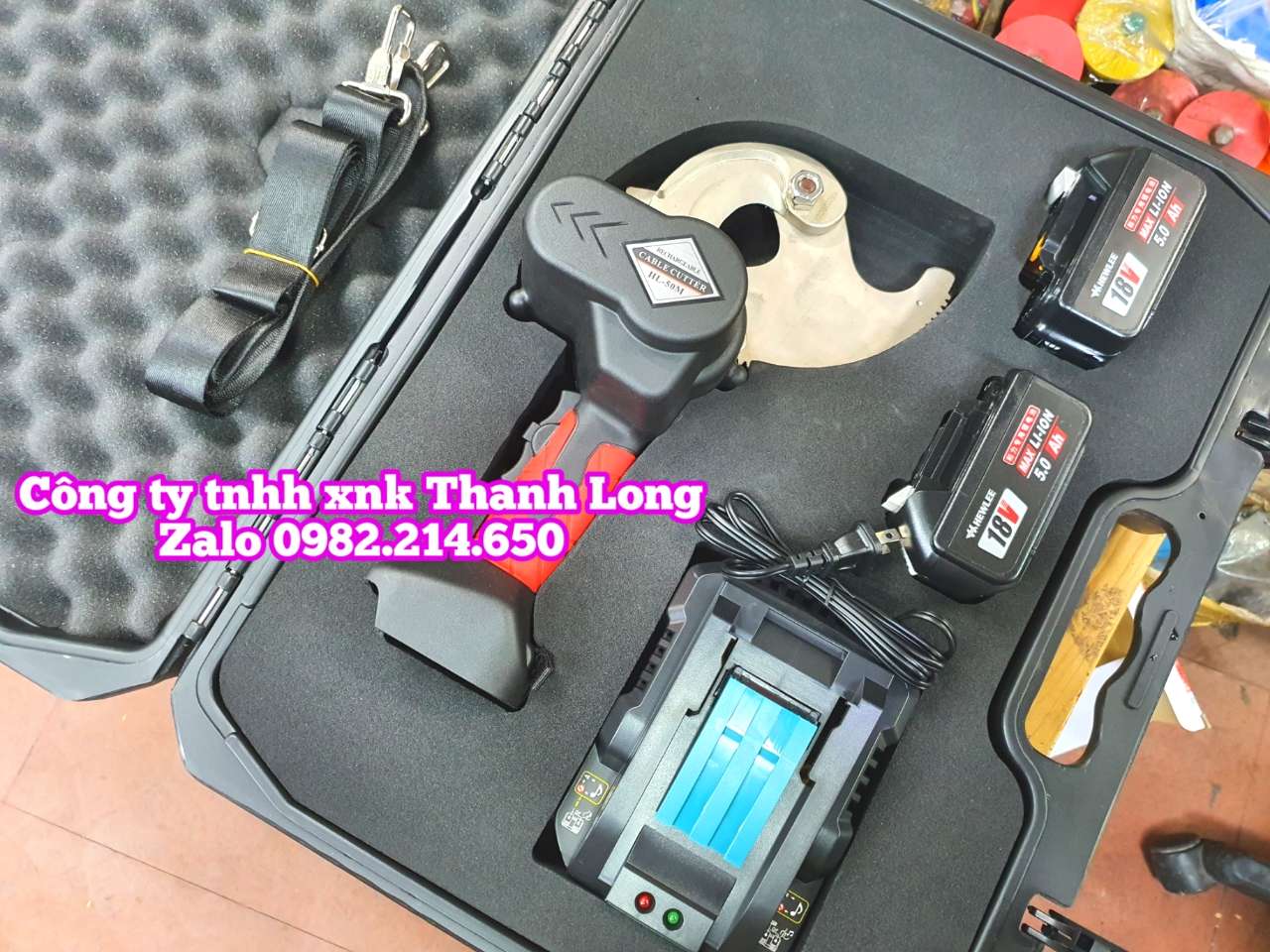 Kìm cắt cáp thủy lực dùng pin HL-50M Hewlee