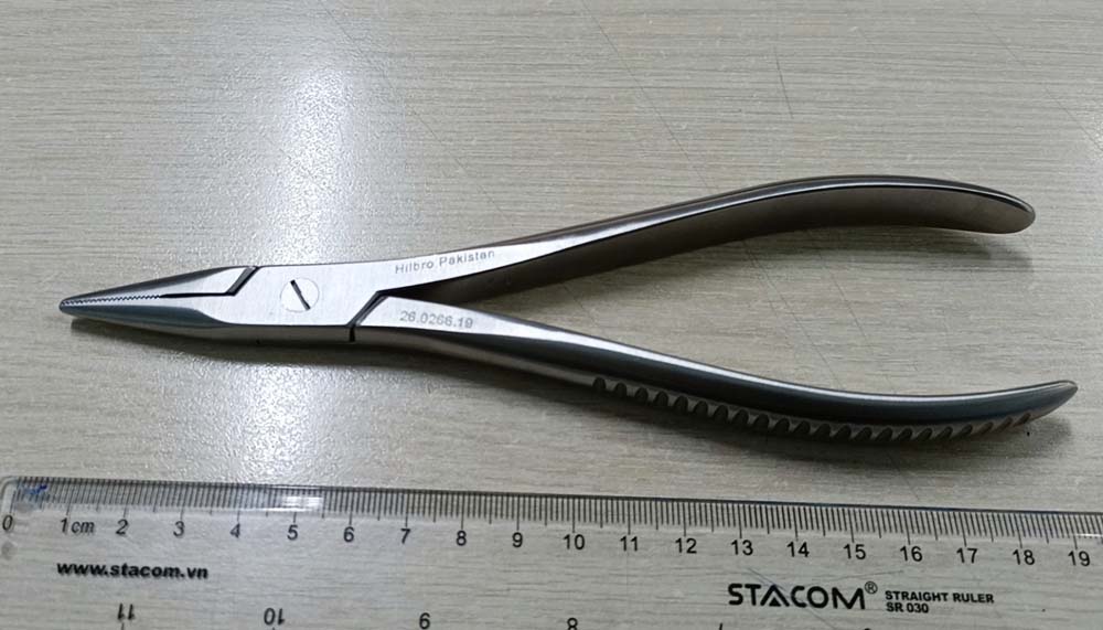 Kìm rút đinh phẫu thuật Flat Nose 19 cm Hilbro 26.0266.19