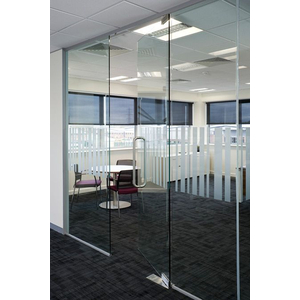 Thi Công Kính Cường Lực 10mm Giá Rẻ Tại Hà Nội, TP.HCM