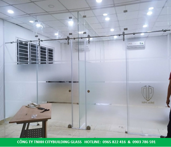 kính cường lực cửa lùa