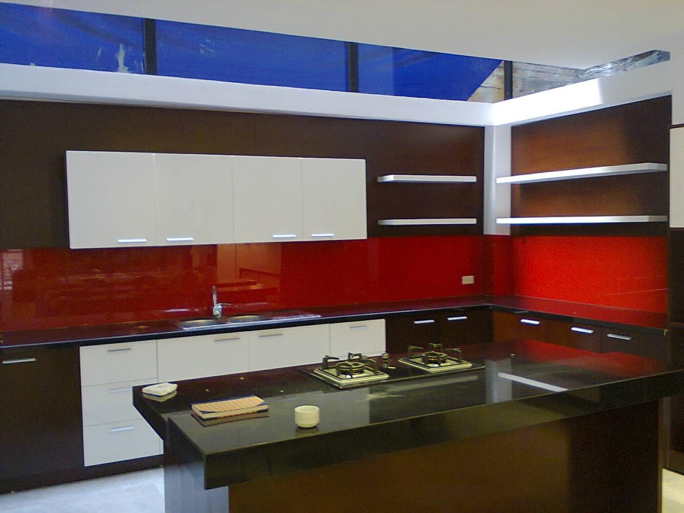 Thi công kính màu trang trí phòng bếp Quận Tây Hồ Hà Nội