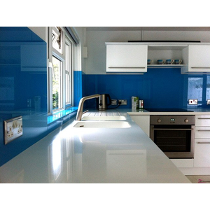 Kính ốp bếp màu xanh lam​