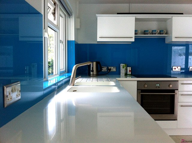 Cắt Kính Ốp Bếp