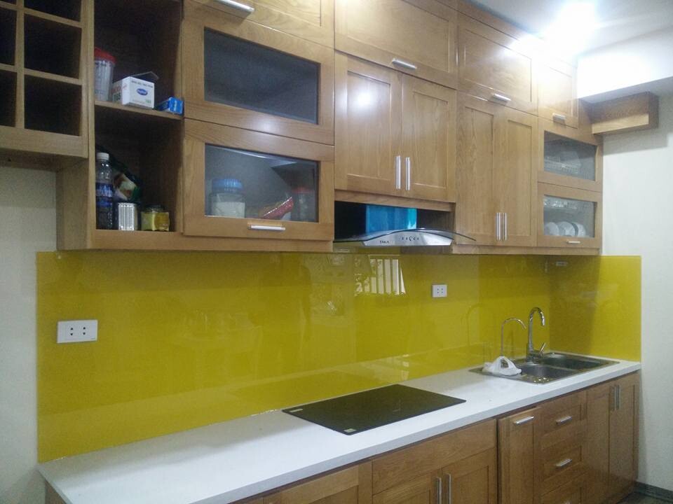 Kính màu ốp bếp vàng chanh