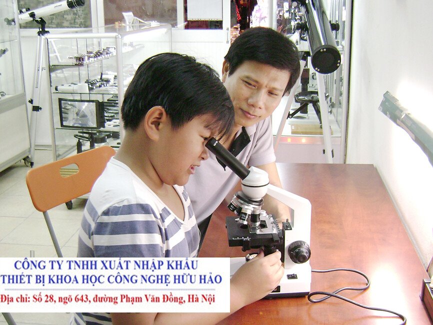 KÍnh hiển vi L400A - Công ty Hữu HẢo