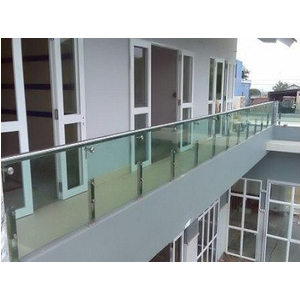 Lan can kính cường lực