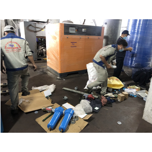 Lắp máy cho khách hàng