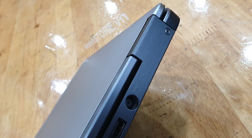 Dell Latitude E7240