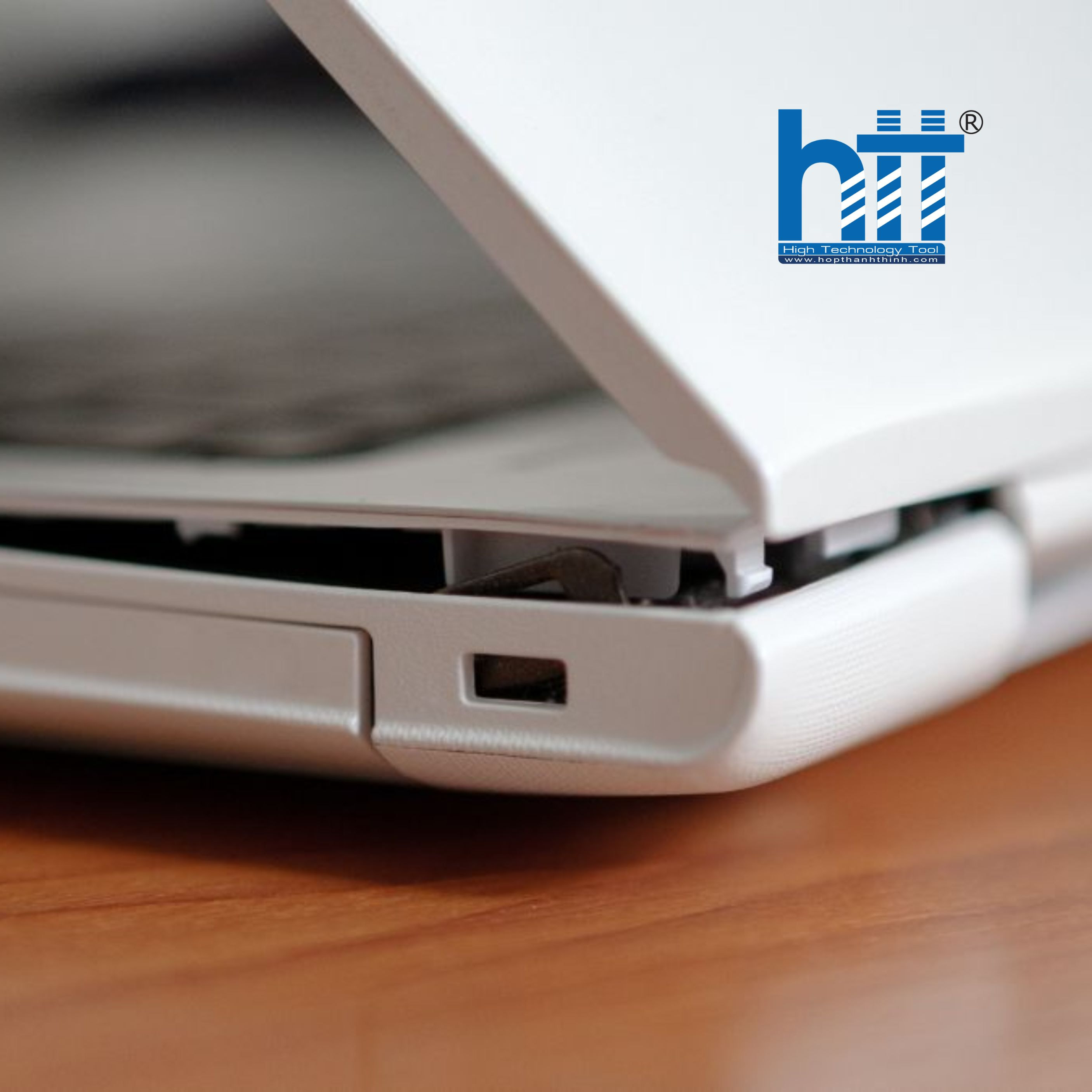 Laptop Gãy Bản Lề Hàn Lại Chắc Như Mới Ngay Tại TP.HCM