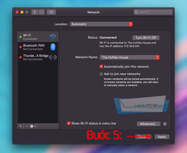 Nhấn Apply để hoàn tất việc xóa/ quên mạng WiFi trên MacBook Nhấn Apply để hoàn tất việc xóa/ quên mạng WiFi trên MacBook