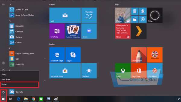 Bạn nhấn vào biểu tượng Start ở góc dưới bên trái, chọn biểu tượng tắt nguồn và chọn Restart Bạn nhấn vào biểu tượng Start ở góc dưới bên trái, chọn biểu tượng tắt nguồn và chọn Restart