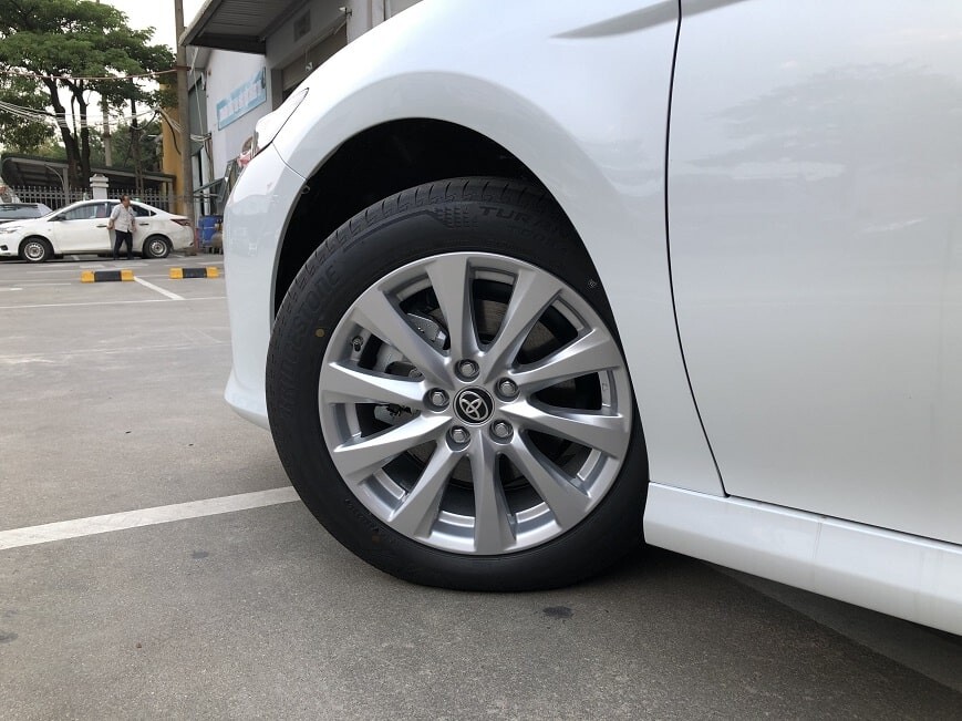 Lazang xe ô tô camry 2.0 nhập khẩu