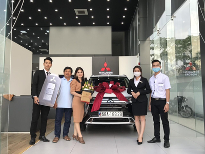 Lễ Bàn Giao Xe Khách hàng Lê Ngọc Hương