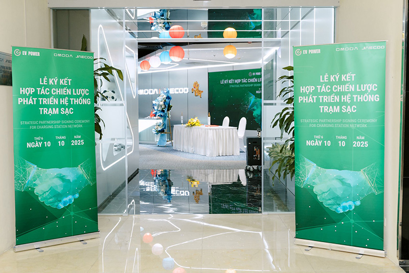 Ngày 10/10/2025 tại Hà Nội, Omoda & Jaecoo Việt Nam chính thức ký kết hợp tác chiến lược với EV Power