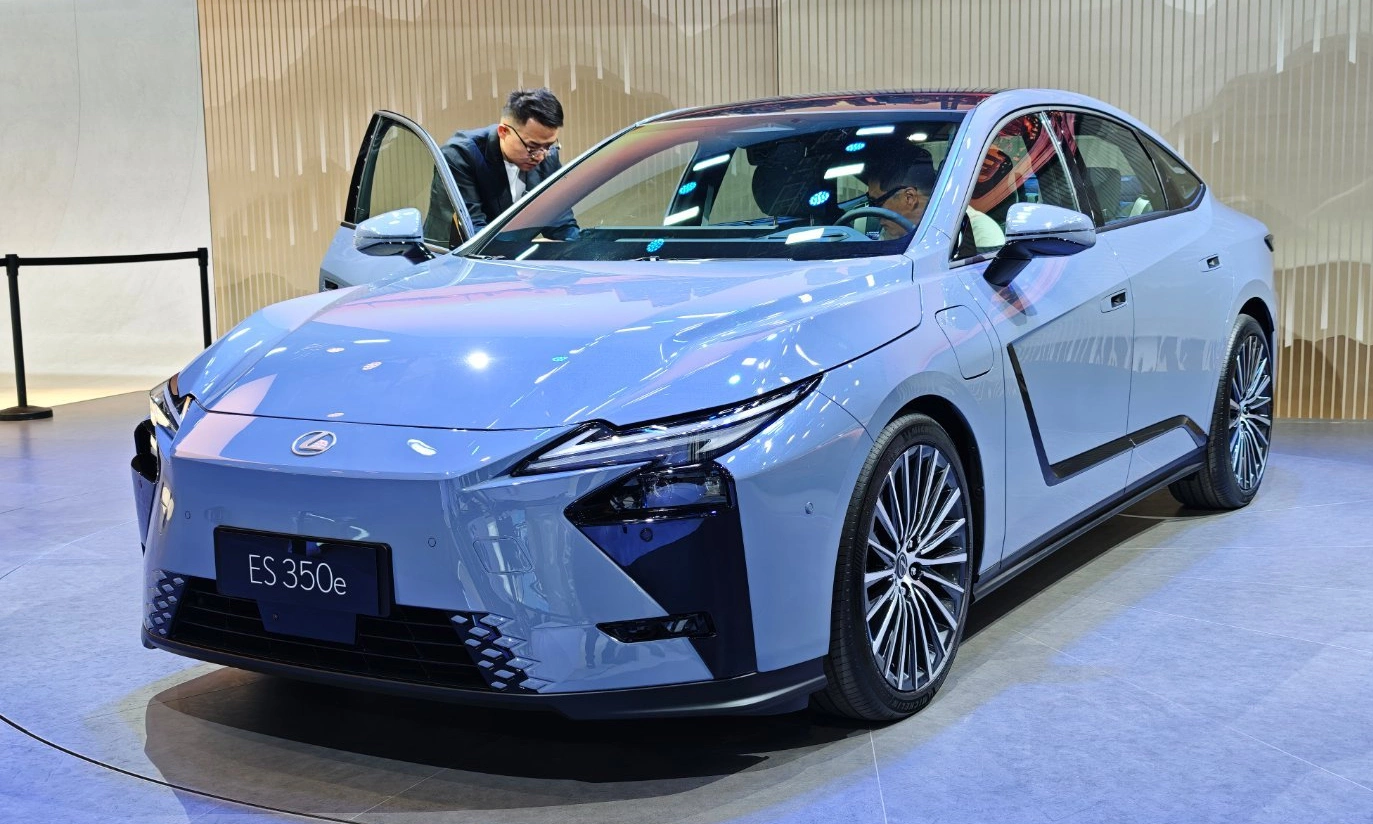 Lexus ES hoàn toàn mới thế hệ thứ 8