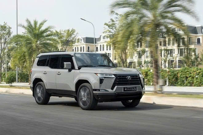 Lexus GX màu Xám Titanium Carbide Gay (1L8)