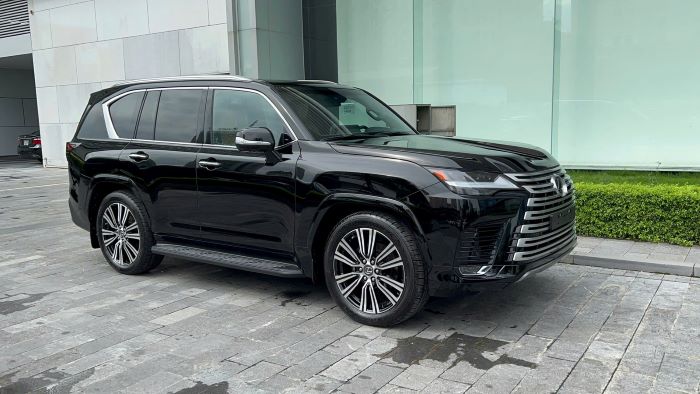 Lexus LX 600 Urban màu Đen Graphite Black (223)
