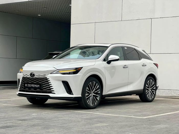 Lexus RX 350 màu trắng
