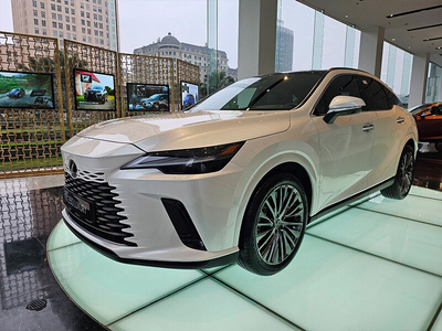 Lexus RX350 có những tính năng an toàn nào?