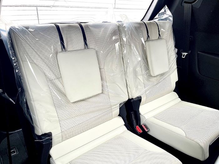 Màu nội thất kem trên xe Lexus LX 600 urban