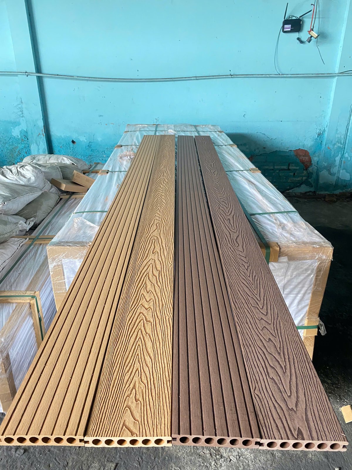 Sàn gỗ ngoài trời CEX-D140H25 - Dòng lỗ tròn