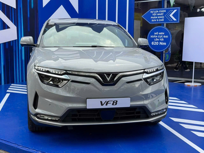 Loạt chuyên gia xe từ Philippines, Indonesia sang tận Việt Nam ‘thử tài’ VinFast VF 8