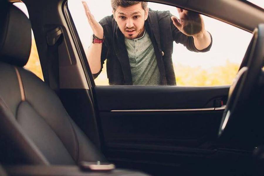 Lỗi không khóa được cửa xe ô tô tương đối dễ gặp