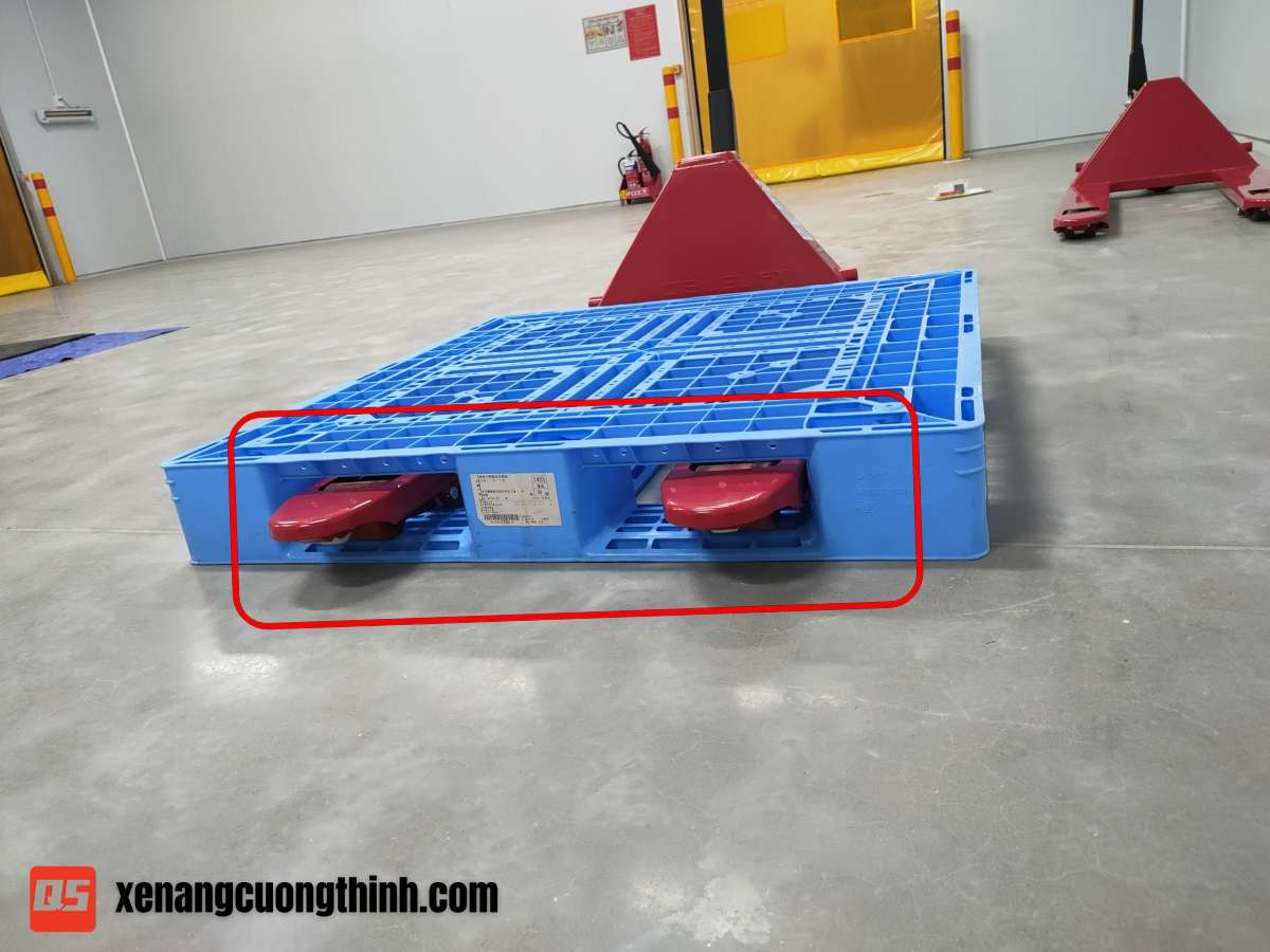 Lựa chọn xe nâng tay phù hợp với pallet