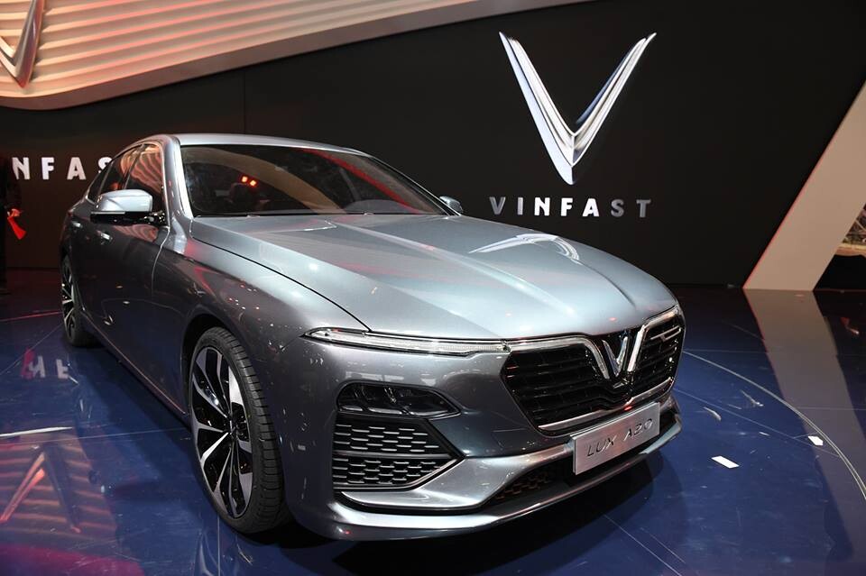 Giá xe VinFast Sedan Lux A2.0 tháng 12/2018