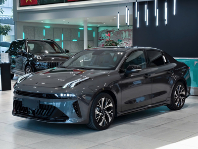 Lynk & Co 03