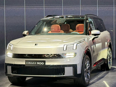 Lynk & Co 900