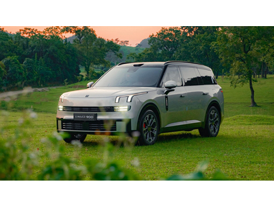 Lynk & Co 900