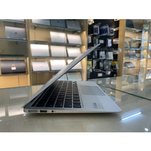MacBook Air 2013 | I5 | Ram 4GB | SSD 128 Gb | 11.6 LED HD