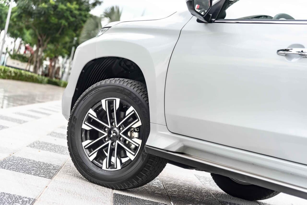 Mitsubishi Pajero Sport Gasoline 4x2 AT Premium - Hình 5 Mitsubishi Pajero Sport Diesel 4x2 AT - Hình 5