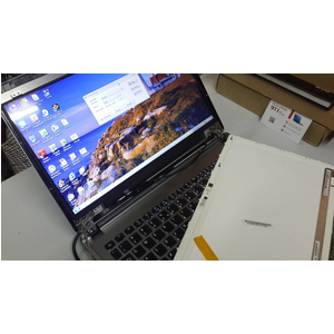màn hình laptop acer Z09 m3 z09