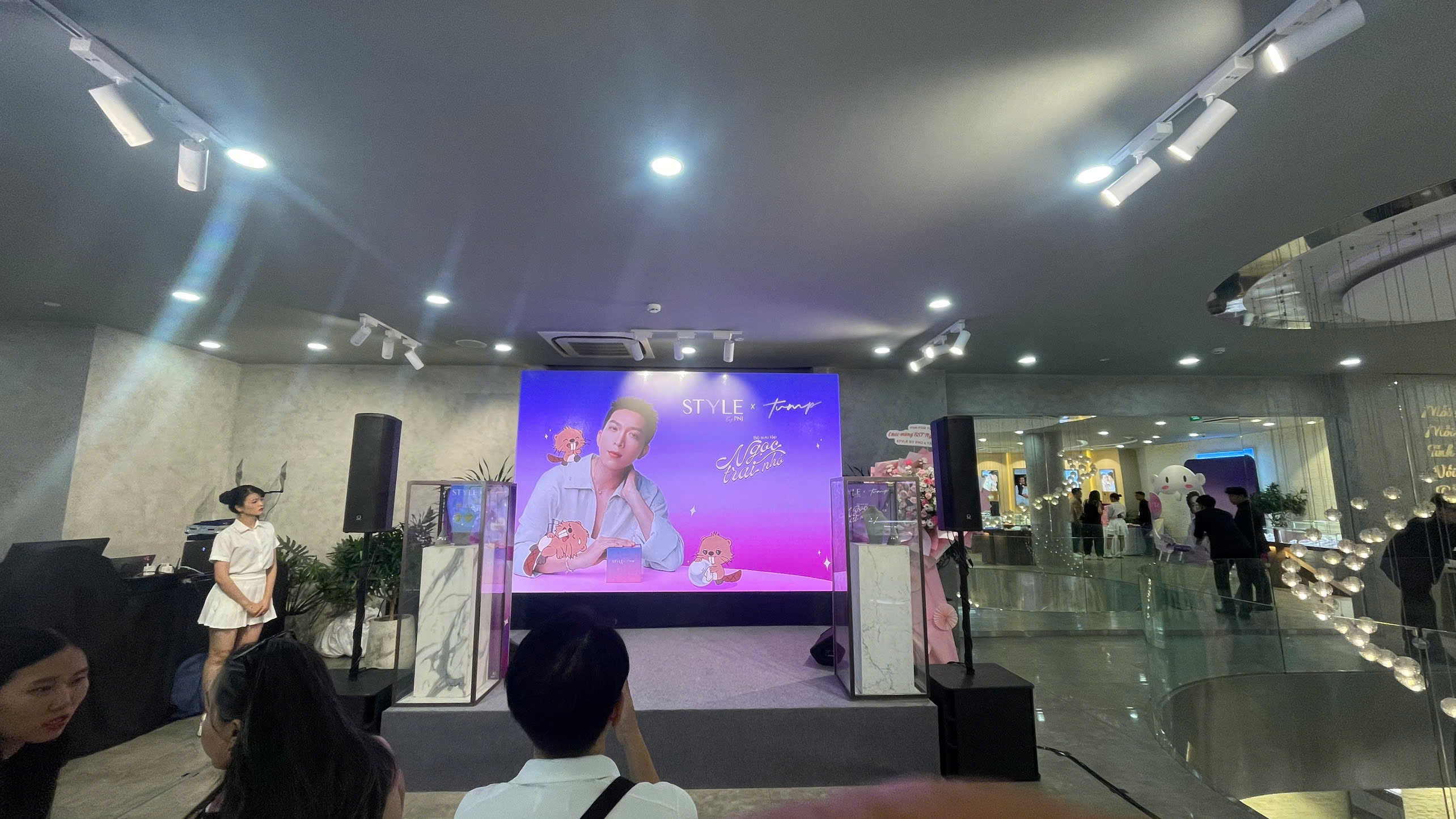 Màn hình led dùng cho đại hội đảng, sự kiện trong nhà ! chương trình văn nghệ, tiệc cưới, sinh nhật, nhà hàng quận 10