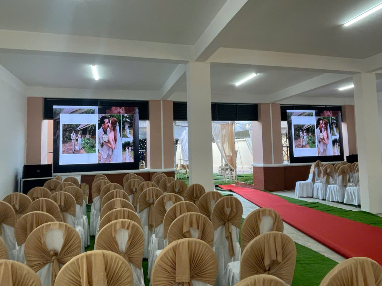 Nơi cho thuê màn hình led cho đàm cưới tại nhà ở tp hcm, màn hình led sân khấu cưới