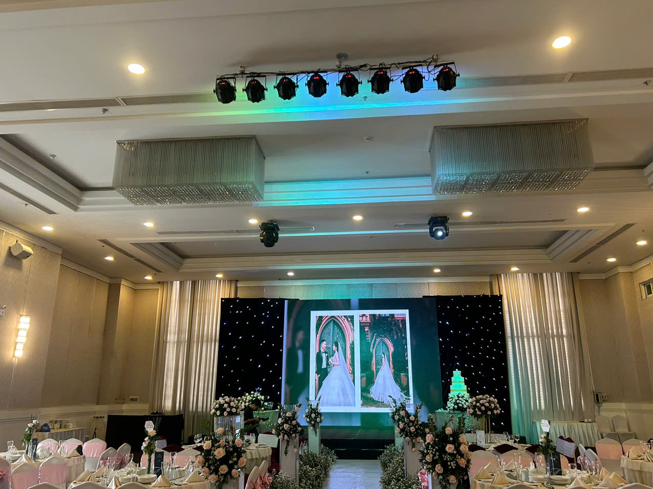 Nơi cho thuê màn hình led cho đàm cưới tại nhà ở tp hcm, màn hình led sân khấu cưới