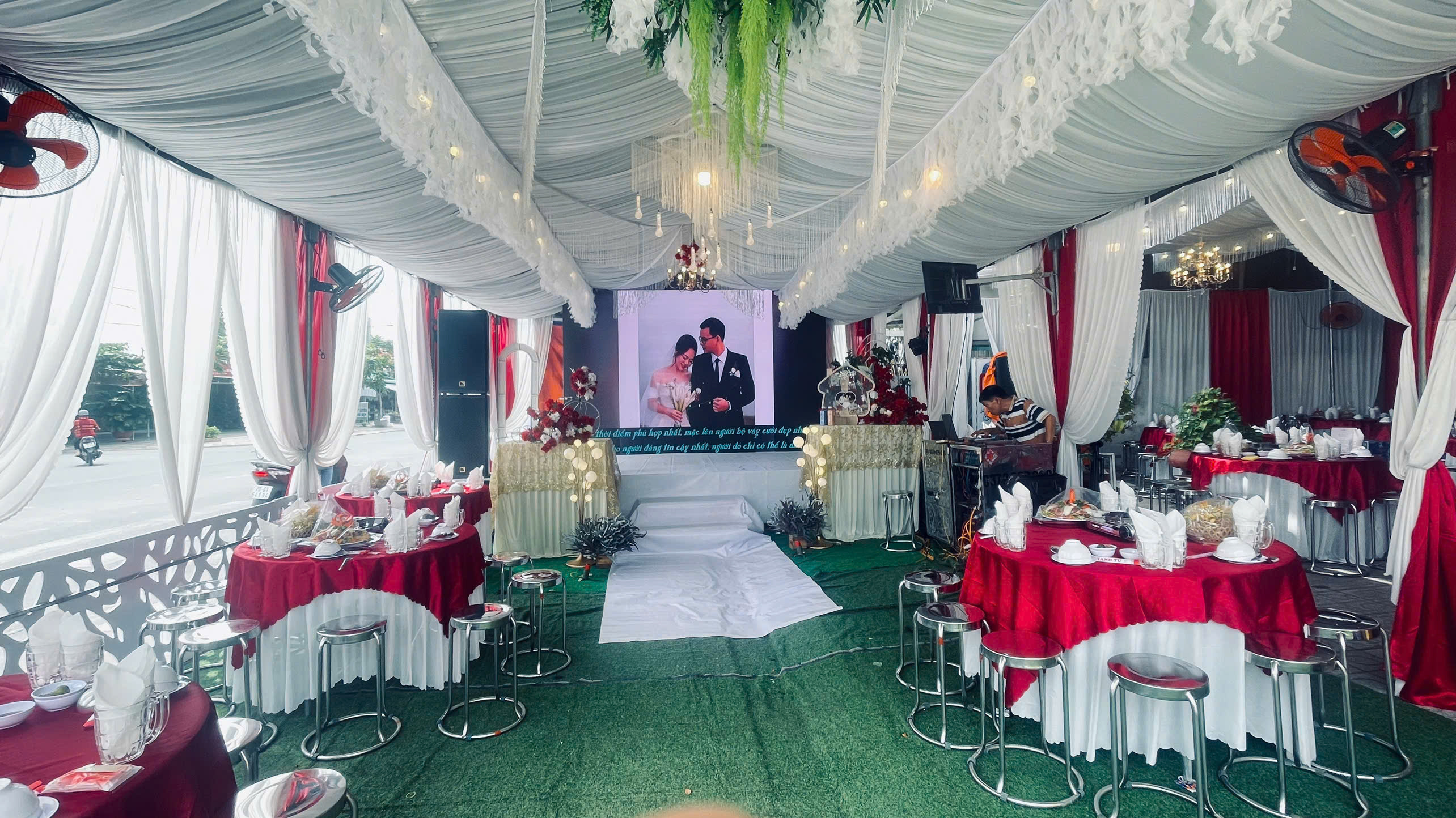 Nơi cho thuê màn hình led sân khấu dùng cho sự kiện tại tp hcm - sài gòn - Bình Dương - Vũng Tàu chất lượng tốt