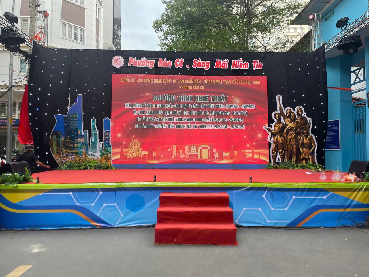 Cho thuê thuê màn hình led outdoor dùng cho sự kiện ngoài trời ! cho thuê Led sự kiện