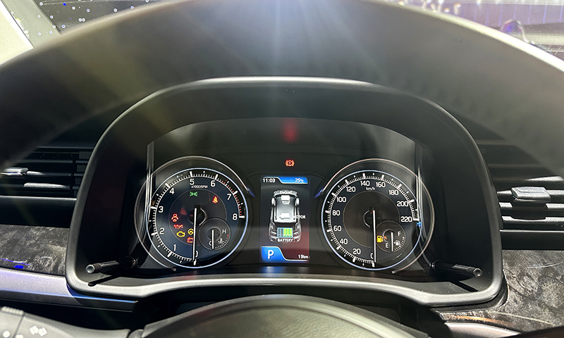 Màn Hình Thông Tin Xe Suzuki XL7 Hybrid Màu Cam Nóc Đen
