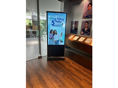 Cho thuê màn hình tivi standee, StanbyME, LCD, Tivi quảng cáo chân đứng 43, 49, 50, 55, 65 in cho sự kiện triển lãm SECC, Quận 1, Quận 12, Bình Dương