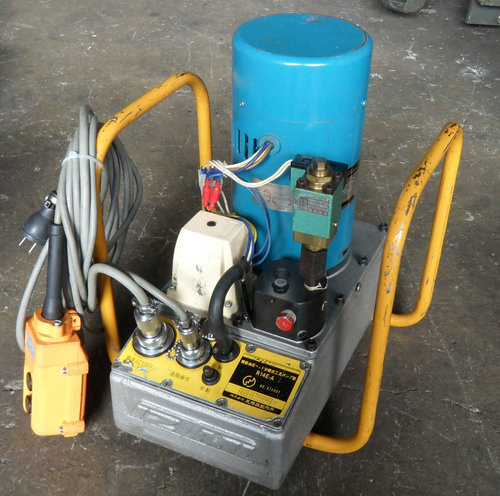 Máy bơm điện thủy lực izumi R14E-A Hàng bãi