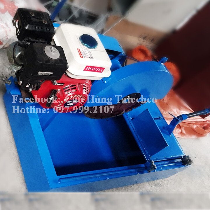 máy cắt bê tông bàn đẩy