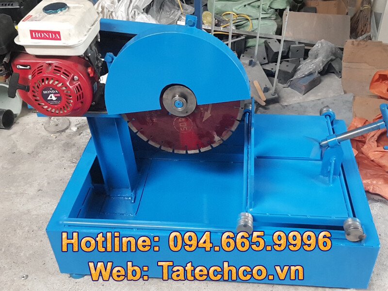 máy cắt bê tông bàn đẩy