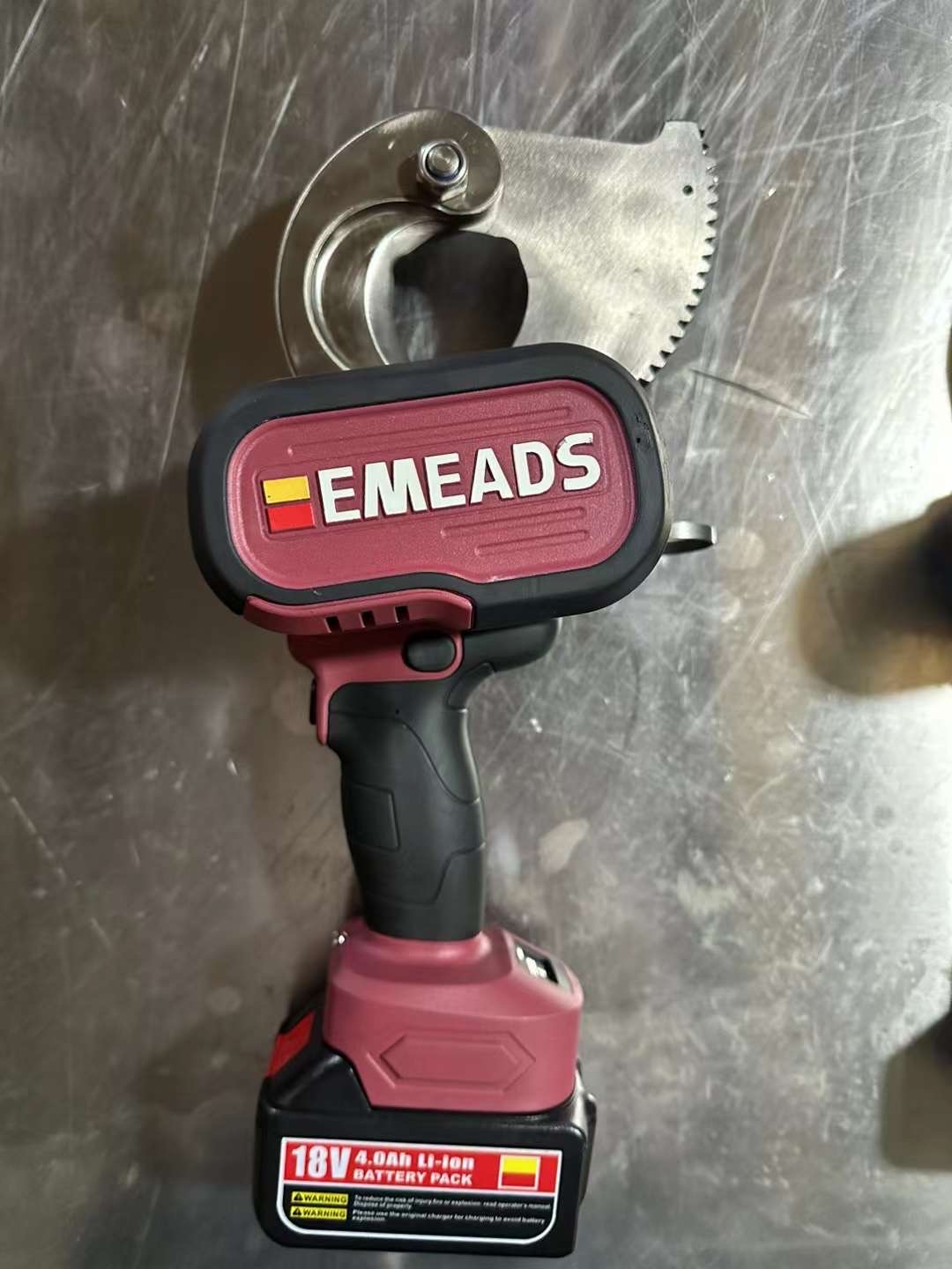 Máy cắt cáp dùng pin EMEADS EMS-50