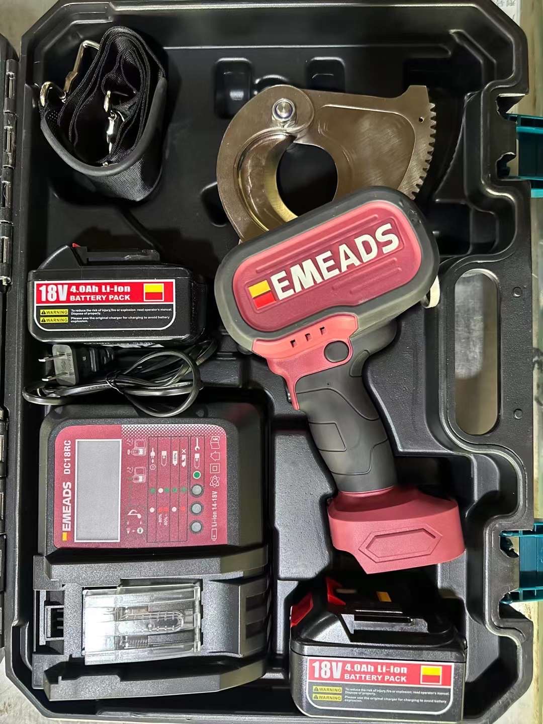 Máy cắt cáp dùng pin EMEADS EMS-60