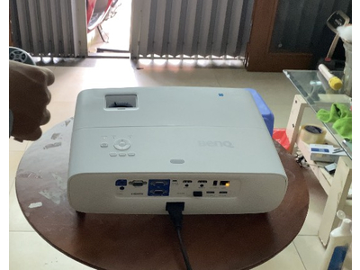 Máy Chiếu Thông Minh BenQ EH620 Tích Hợp Hệ Điều Hành Windows